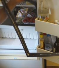 Výmena gumového tesnenia chladničky